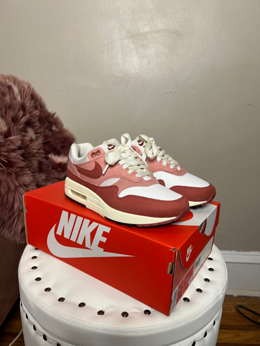 Nike Air Max 1 Rose/White Low-Top Sneakers - Picture 3 of 5